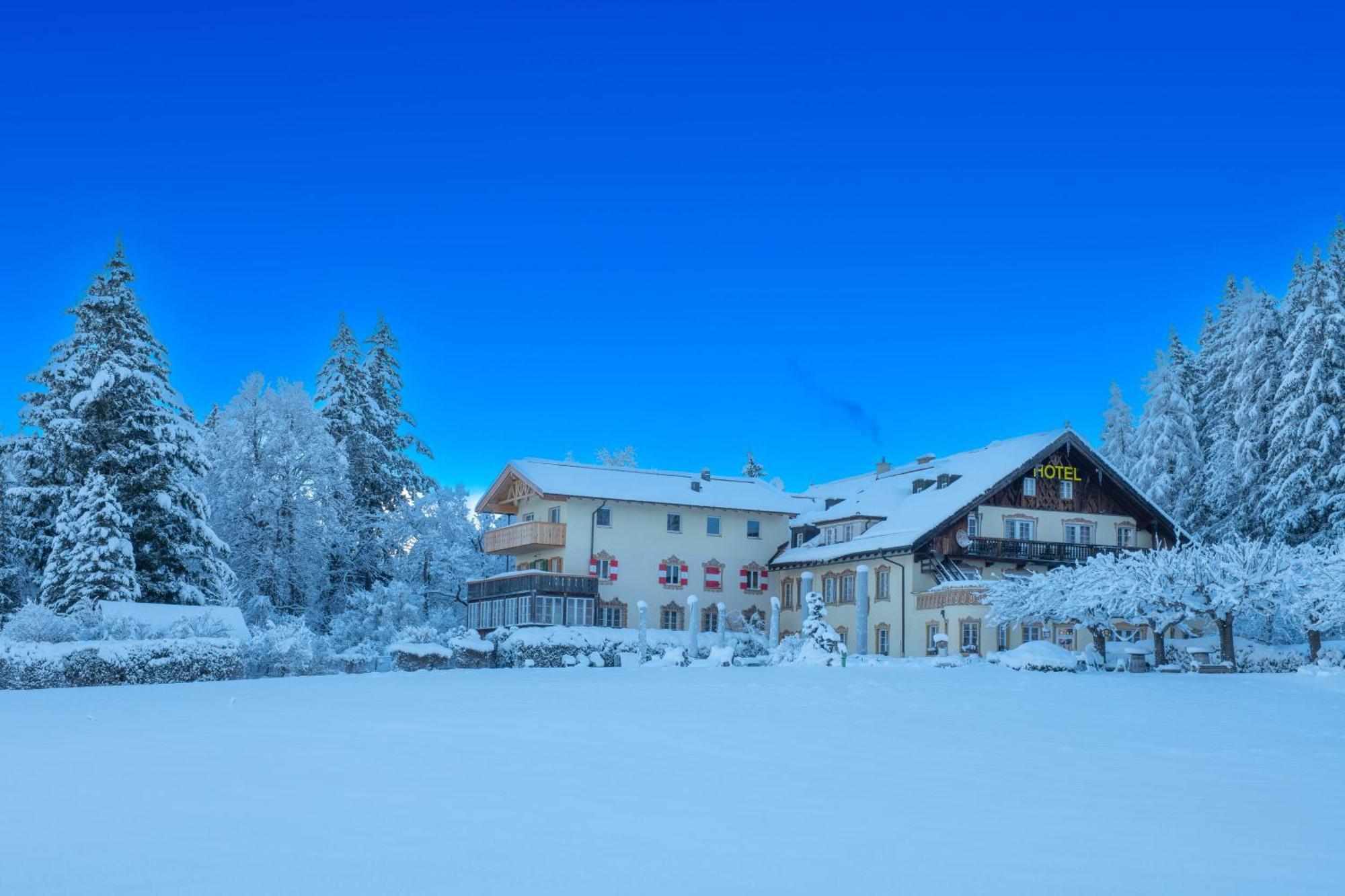 Hotel Restaurant Gruenwalderhof Patsch Exterior foto