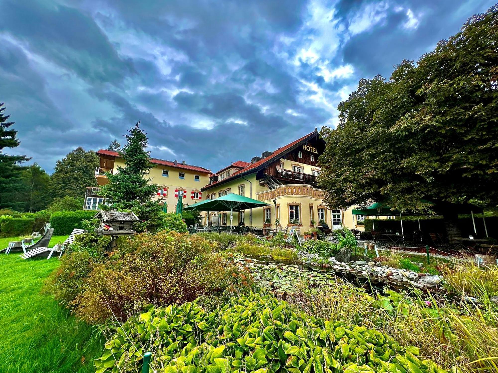Hotel Restaurant Gruenwalderhof Patsch Exterior foto