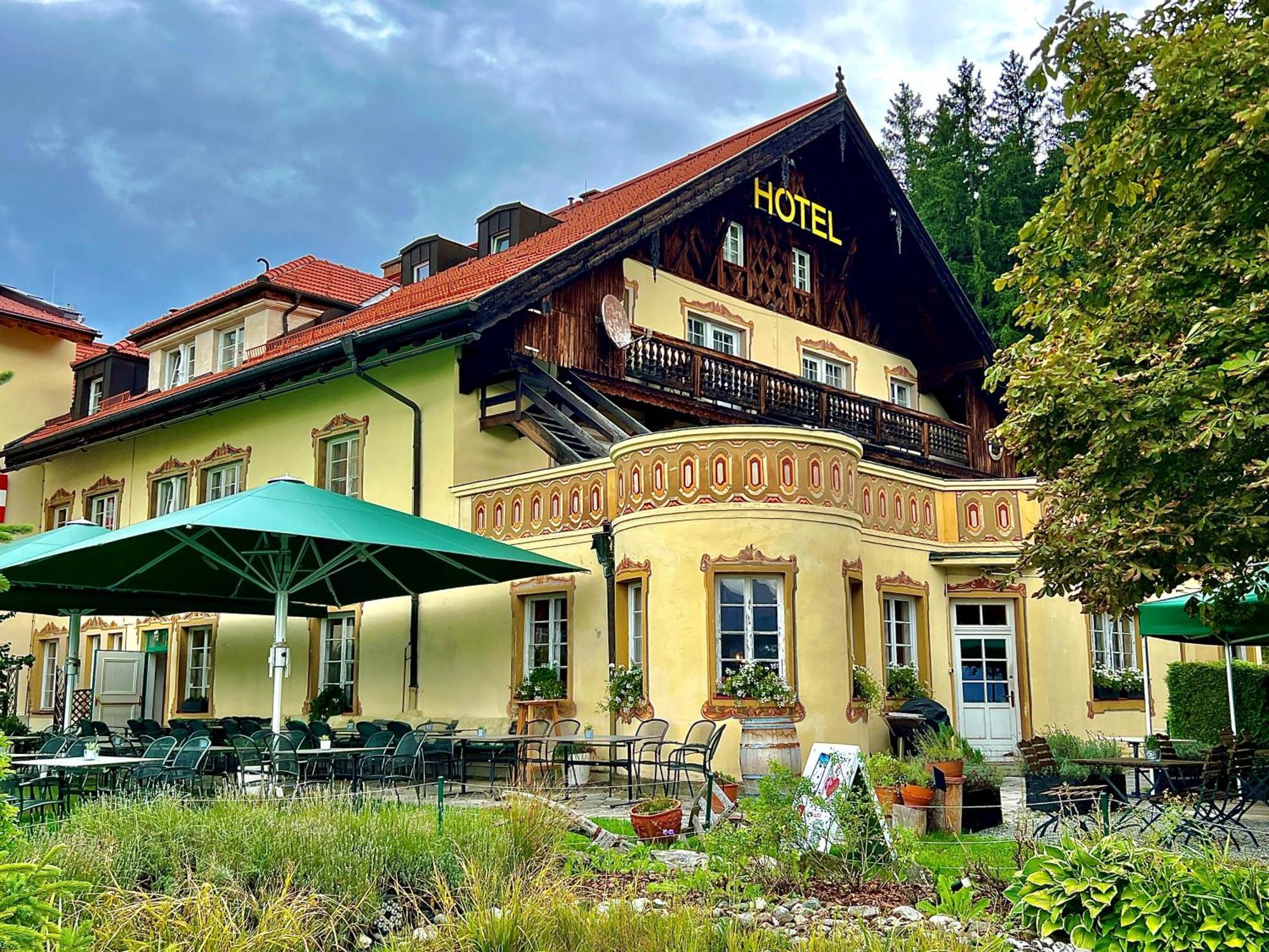 Hotel Restaurant Gruenwalderhof Patsch Exterior foto