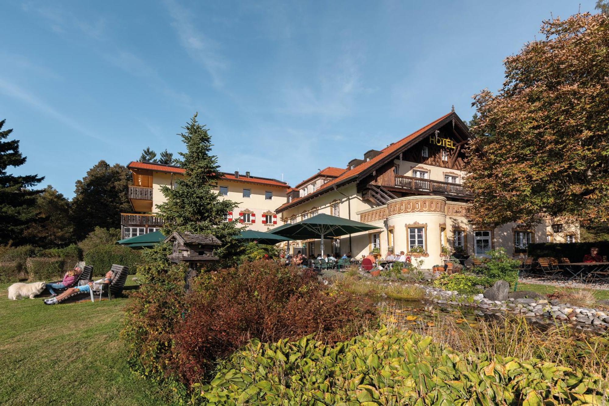 Hotel Restaurant Gruenwalderhof Patsch Exterior foto