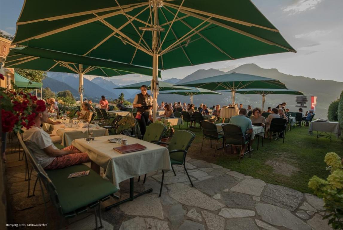 Hotel Restaurant Gruenwalderhof Patsch Exterior foto